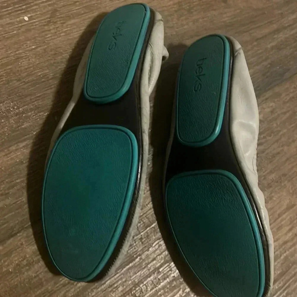 Tieks gray flats size 8 - Picture 2 of 6
